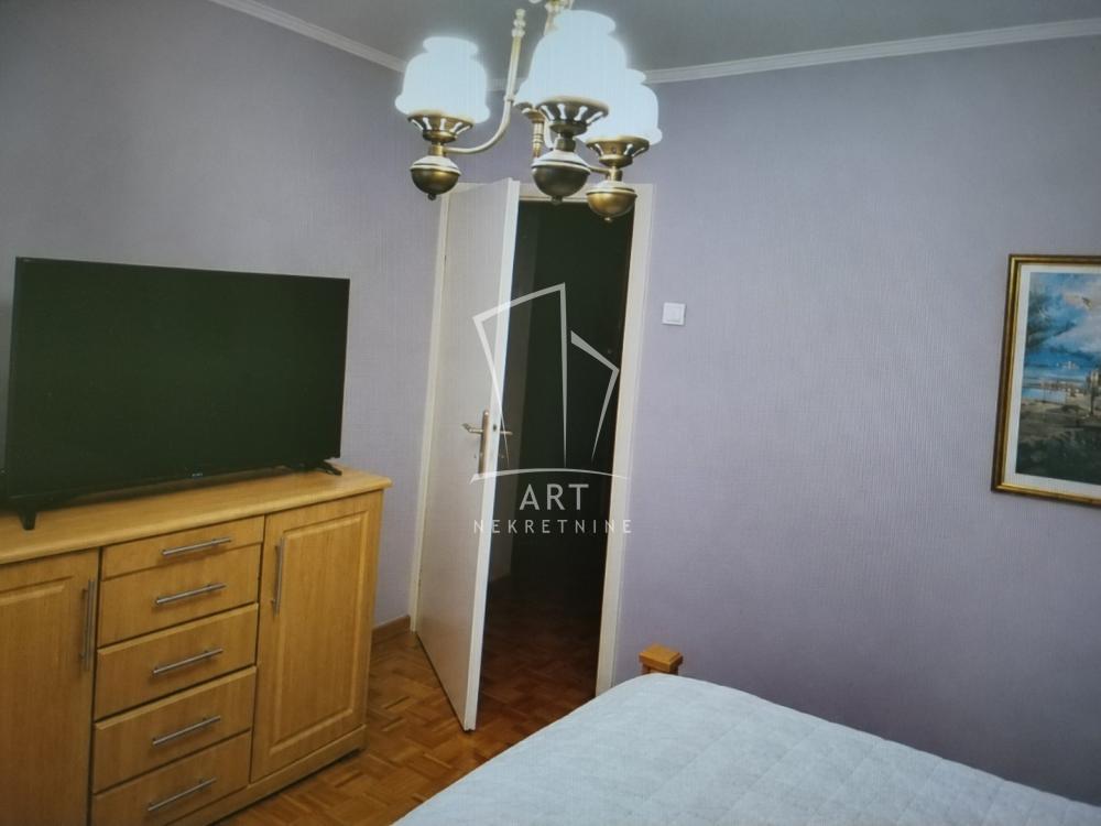 Stan na prodaju u Beogradu, Novi Beograd, dvoiposoban, 74m2, cena 229500 evra