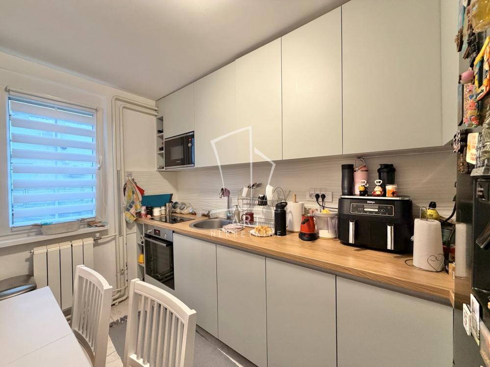 Stan na prodaju u Beogradu, Voždovac, dvosoban, 69m2, cena 193000 evra