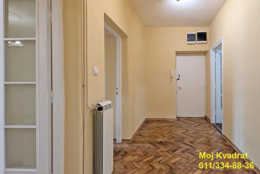 Stan na prodaju u Beogradu, Beograd (centar), troiposoban, 77m2, cena 315000 evra