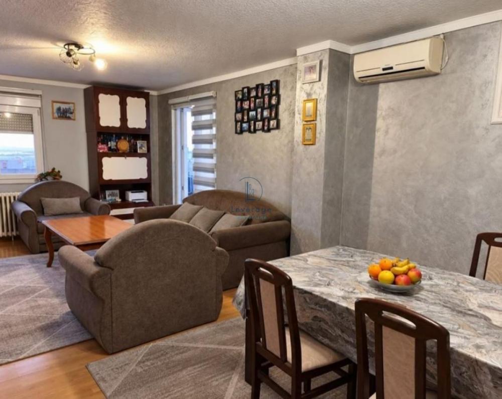 Stan na prodaju u Beogradu, Novi Beograd blok 62, dvoiposoban, 75m2, cena 215000 evra