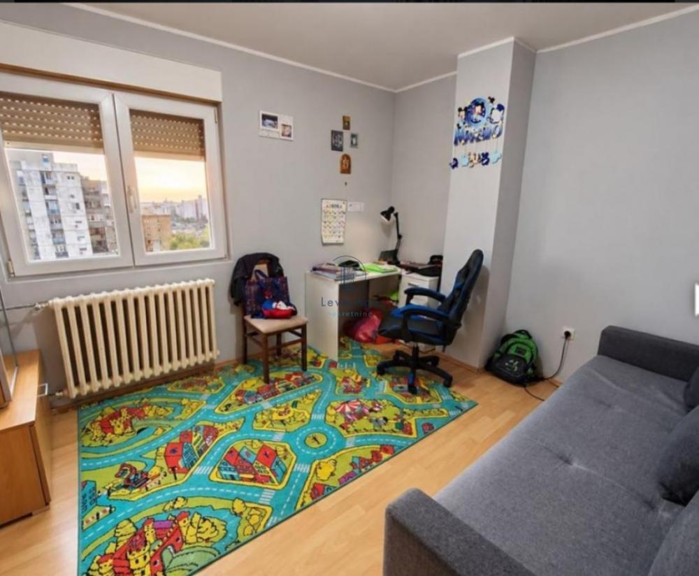 Stan na prodaju u Beogradu, Novi Beograd blok 62, dvoiposoban, 75m2, cena 215000 evra