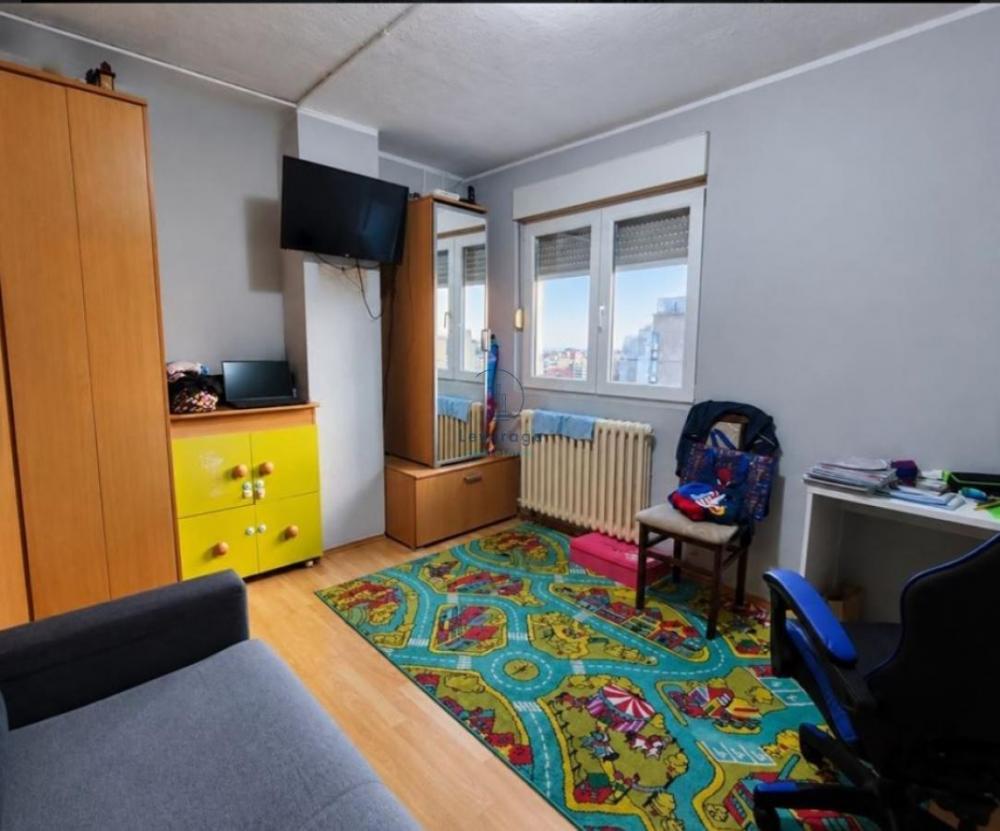 Stan na prodaju u Beogradu, Novi Beograd blok 62, dvoiposoban, 75m2, cena 215000 evra