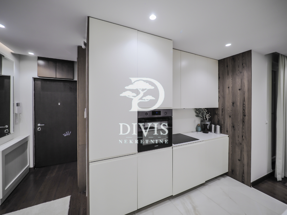Stan na prodaju u Beogradu, Učiteljsko naselje, trosoban, 74m2, cena 296000 evra