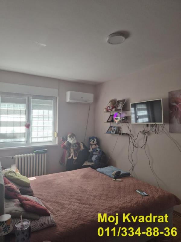 Stan na prodaju u Beogradu, Saobraćajni fakultet, cetvorosoban, 80m2, cena 270000 evra