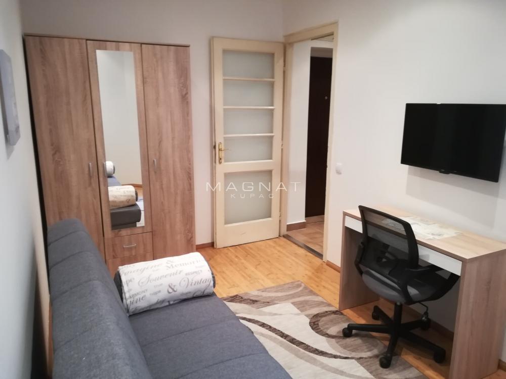 Stan na prodaju u Beogradu, Vukov spomenik, dvoiposoban, 50m2, cena 194000 evra