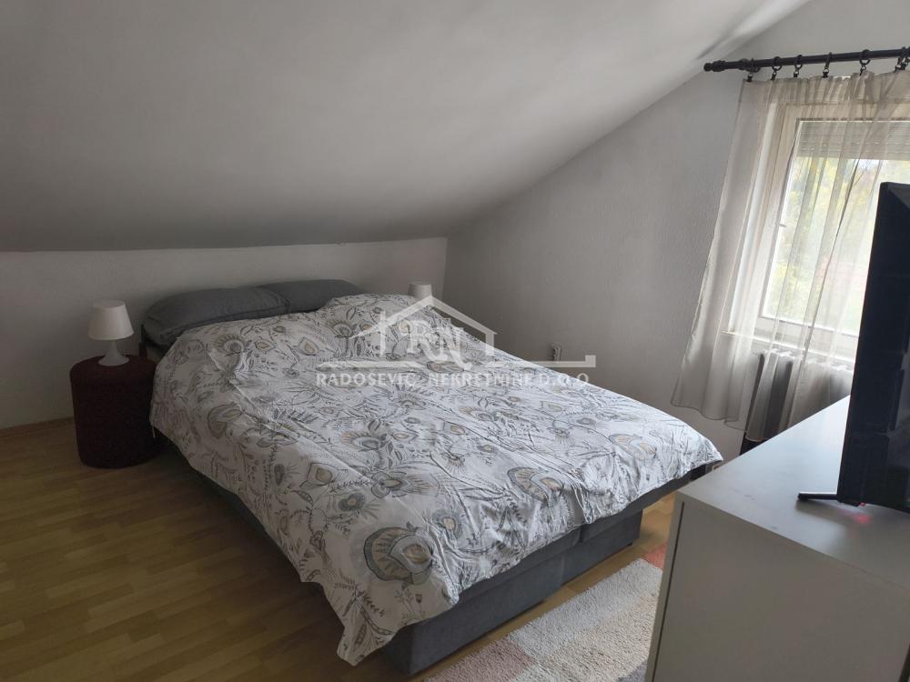 Stan na prodaju u Beogradu, Zemun, trosoban, 85m2, cena 157000 evra