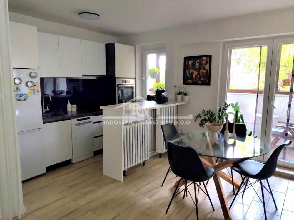 Stan na prodaju u Beogradu, Zemun, trosoban, 85m2, cena 157000 evra
