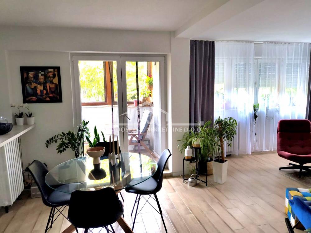 Stan na prodaju u Beogradu, Zemun, trosoban, 85m2, cena 157000 evra