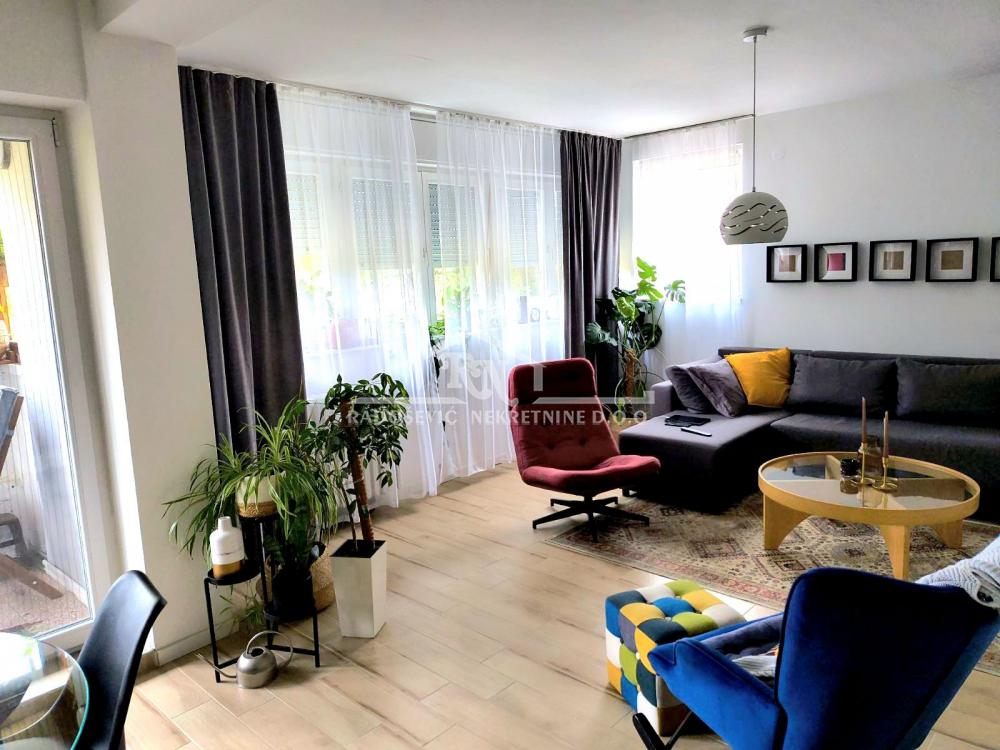 Stan na prodaju u Beogradu, Zemun, trosoban, 85m2, cena 157000 evra