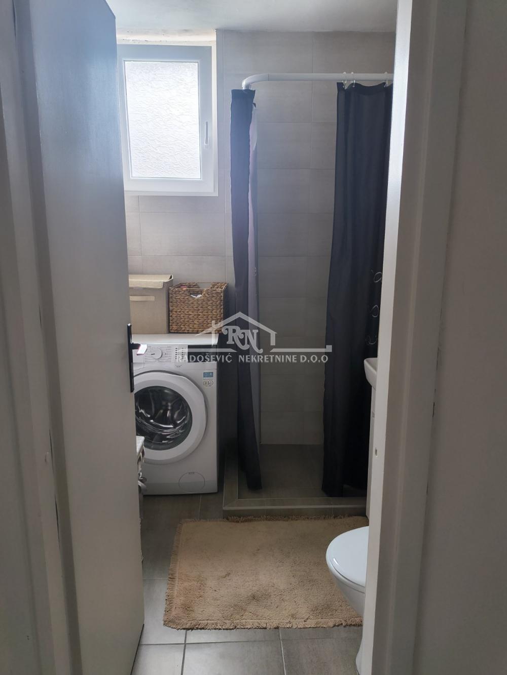Stan na prodaju u Beogradu, Zemun, trosoban, 85m2, cena 157000 evra