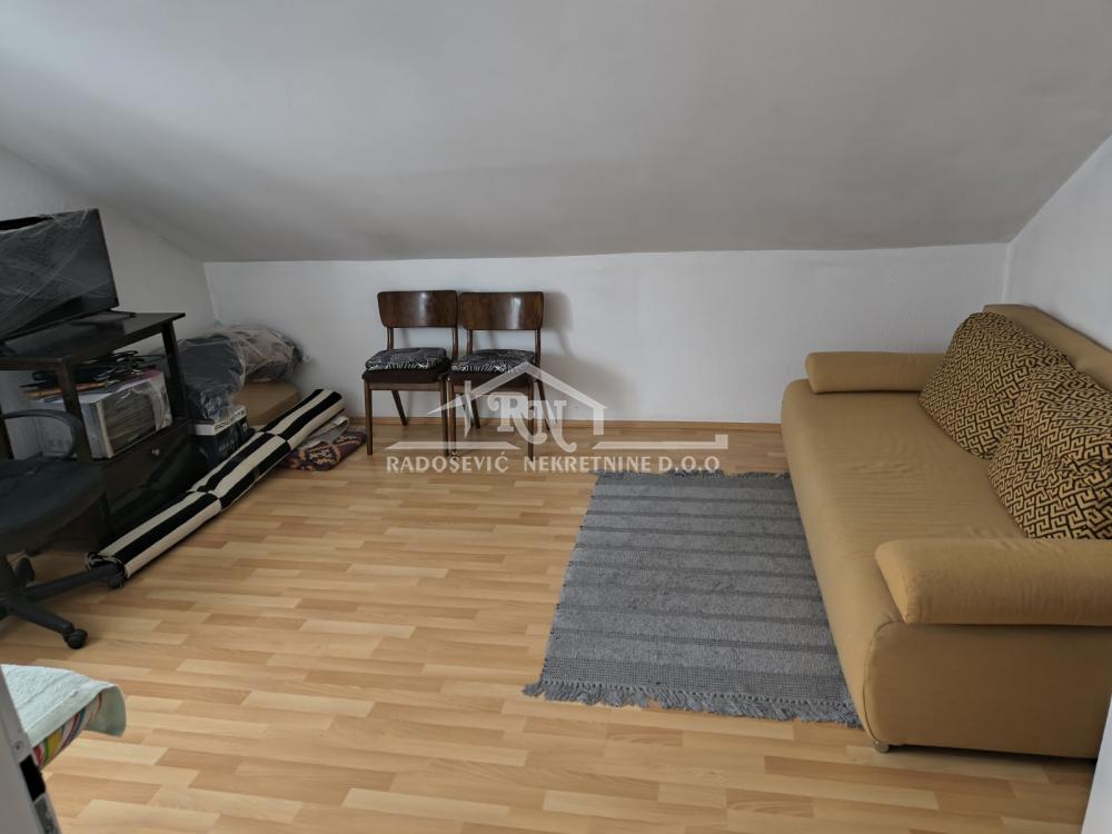 Stan na prodaju u Beogradu, Zemun, trosoban, 85m2, cena 157000 evra