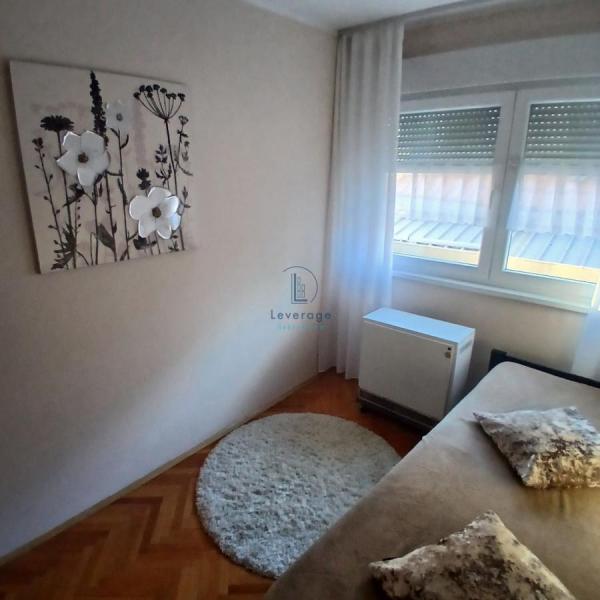 Stan na prodaju u Beogradu, Višnjička banja, dvoiposoban, 60m2, cena 150000 evra