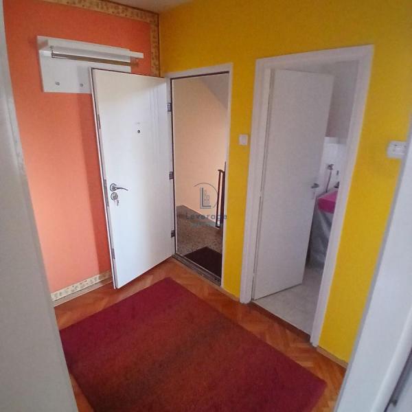 Stan na prodaju u Beogradu, Višnjička banja, dvoiposoban, 60m2, cena 150000 evra