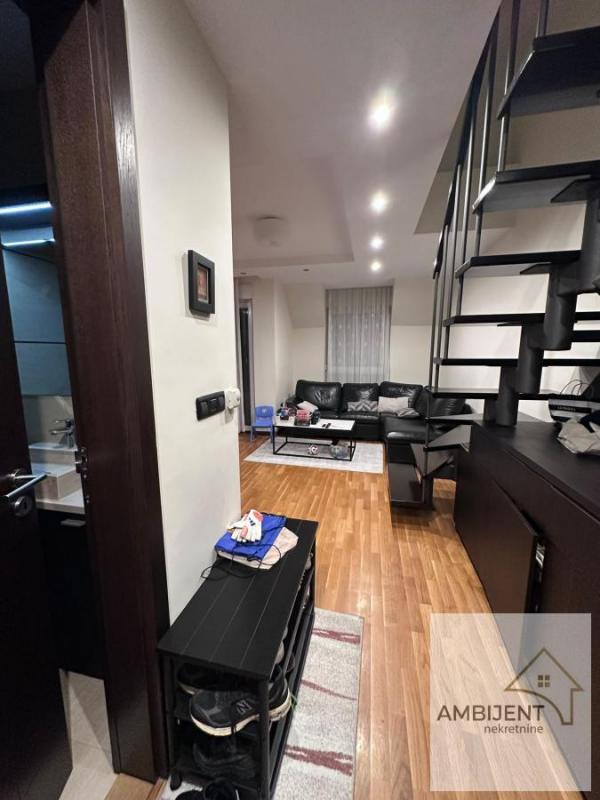 Stan na prodaju u Beogradu, Voždovac, trosoban, 80m2, cena 235000 evra