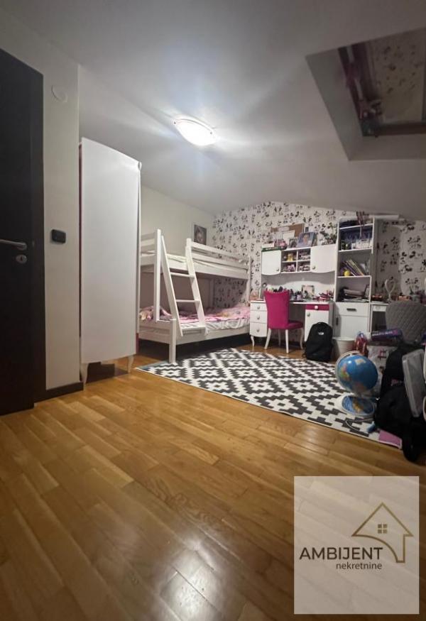 Stan na prodaju u Beogradu, Voždovac, trosoban, 80m2, cena 235000 evra