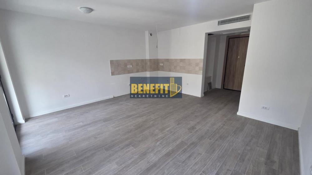Stan na prodaju u Beogradu, Voždovac, trosoban, 71m2, cena 385000 evra