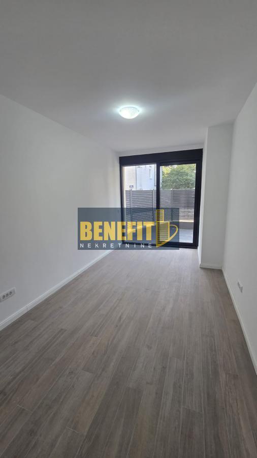 Stan na prodaju u Beogradu, Voždovac, trosoban, 71m2, cena 385000 evra