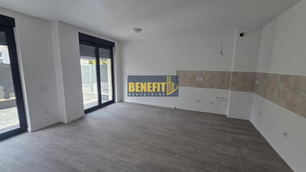 Stan na prodaju u Beogradu, Voždovac, trosoban, 71m2, cena 385000 evra