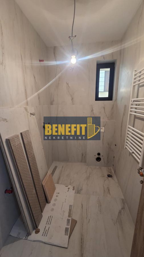 Stan na prodaju u Beogradu, Voždovac, trosoban, 71m2, cena 385000 evra