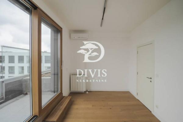 Stan na prodaju u Beogradu, Novi Beograd blok 65, trosoban, 107m2, cena 430000 evra