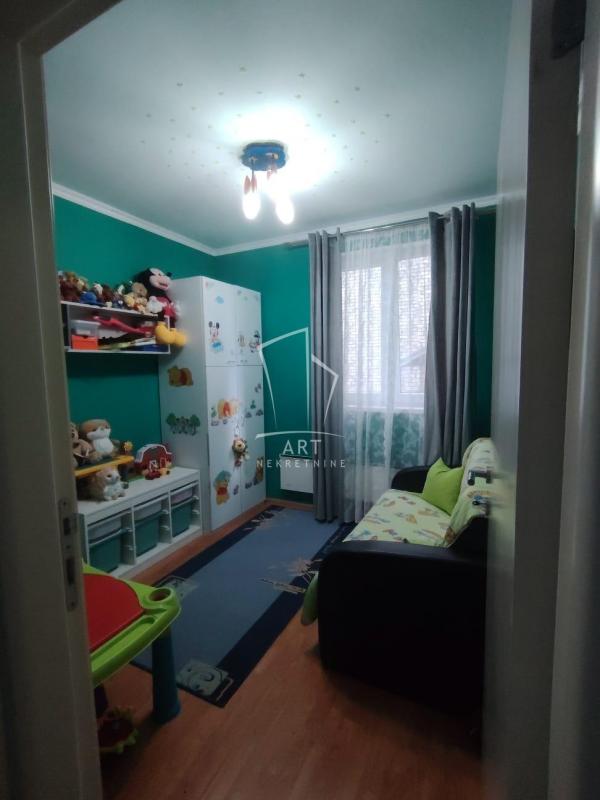 Stan na prodaju u Beogradu, Borča, dvoiposoban, 51m2, cena 125000 evra