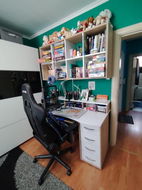 Stan na prodaju u Beogradu, Borča, dvoiposoban, 51m2, cena 125000 evra