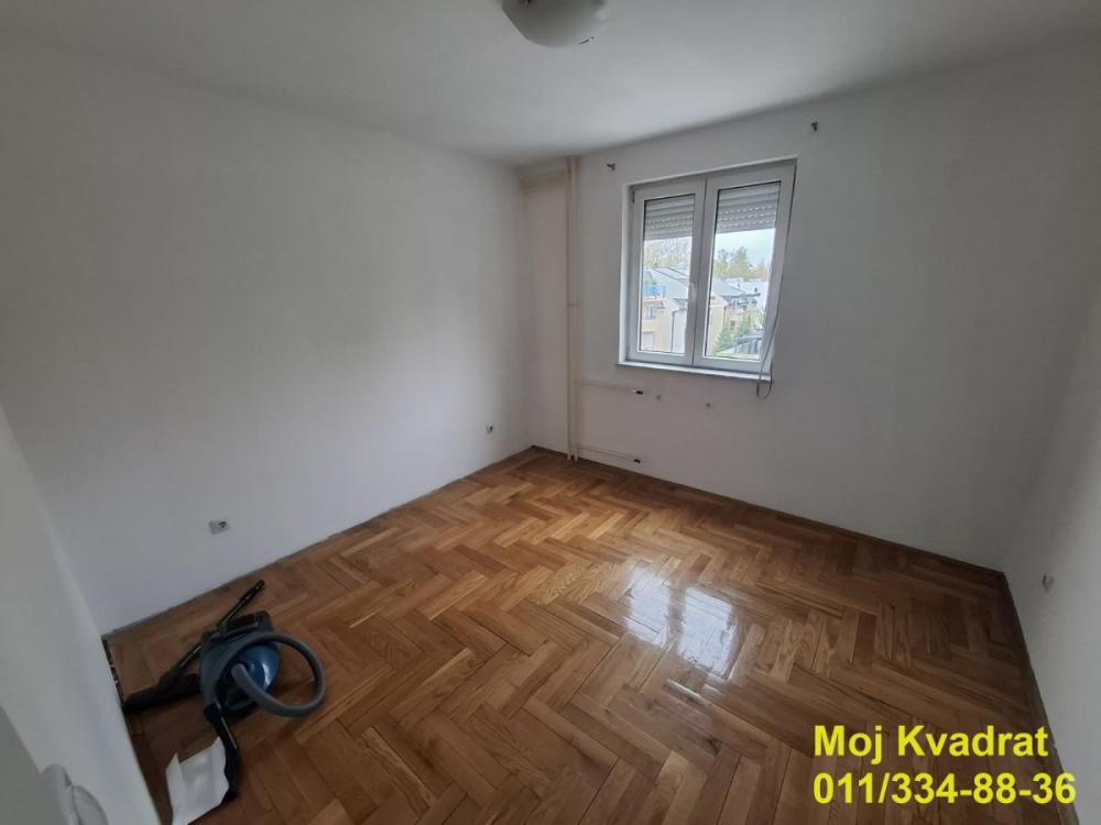 Stan na prodaju u Beogradu, Autokomanda, troiposoban, 80m2, cena 255000 evra