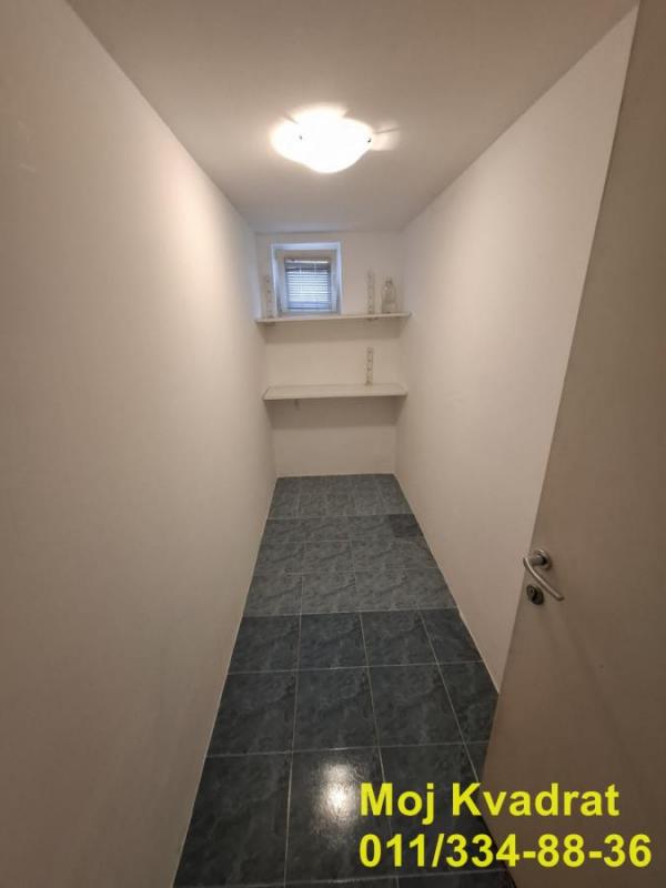 Stan na prodaju u Beogradu, Autokomanda, troiposoban, 80m2, cena 255000 evra