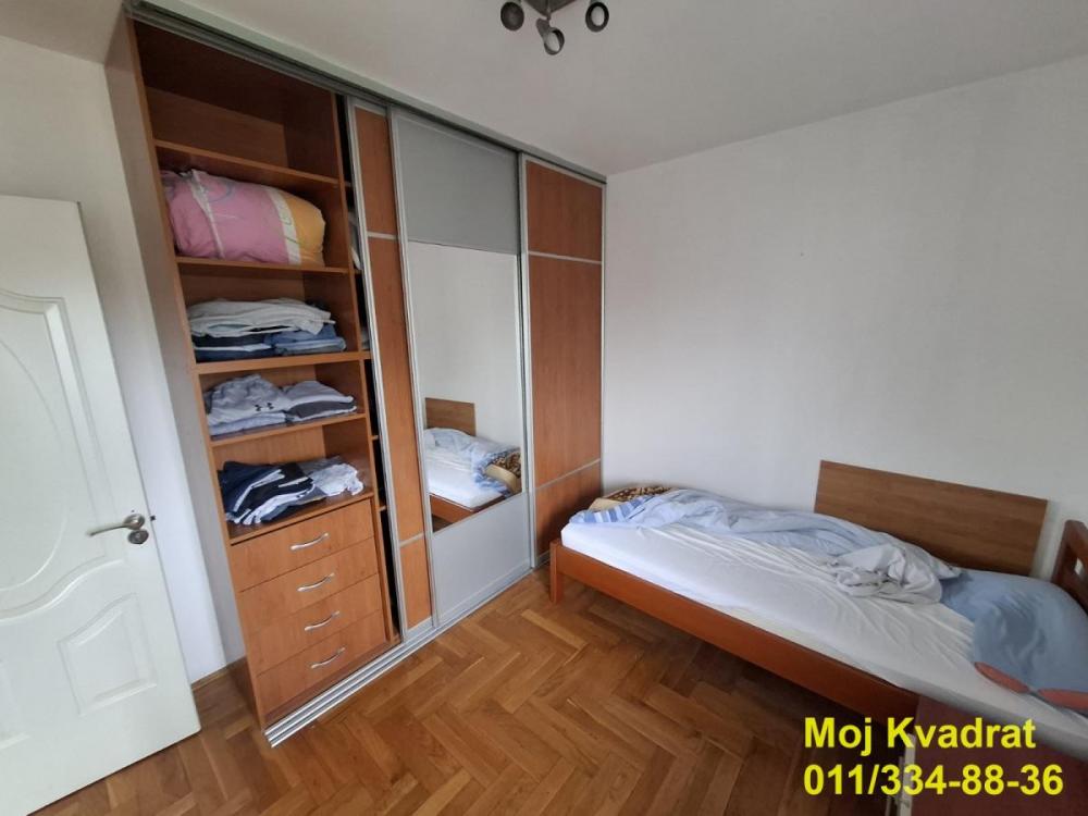 Stan na prodaju u Beogradu, Autokomanda, troiposoban, 80m2, cena 255000 evra
