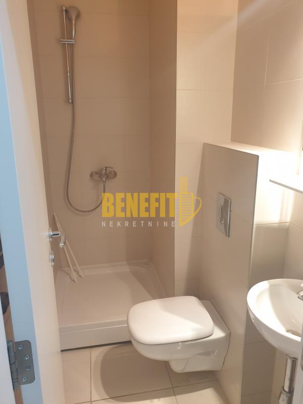Stan na prodaju u Beogradu, Novi Beograd blok 67A (Belvile), trosoban, 58m2, cena 290000 evra