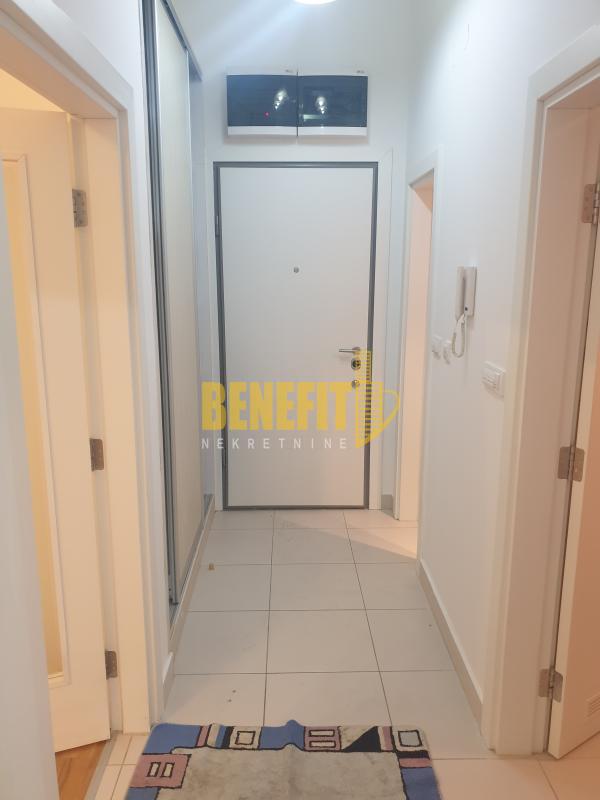 Stan na prodaju u Beogradu, Novi Beograd blok 67A (Belvile), trosoban, 58m2, cena 290000 evra