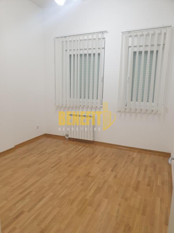Stan na prodaju u Beogradu, Novi Beograd blok 67A (Belvile), trosoban, 58m2, cena 290000 evra