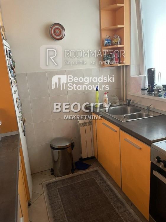 Stan na prodaju u Beogradu, Novi Beograd blok 12 (YUBC), jednoiposoban, 75m2, cena 315000 evra