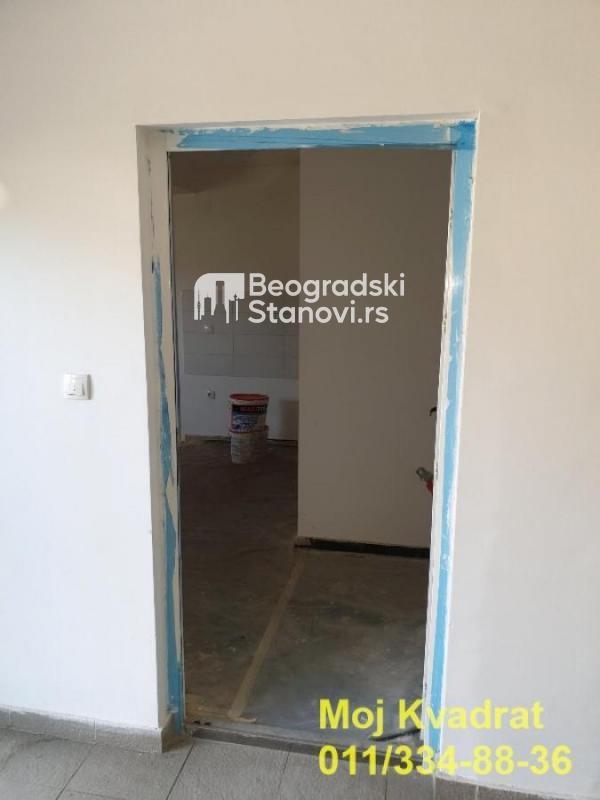 Stan na prodaju u Beogradu, Resnik, troiposoban, 76m2, cena 130000 evra