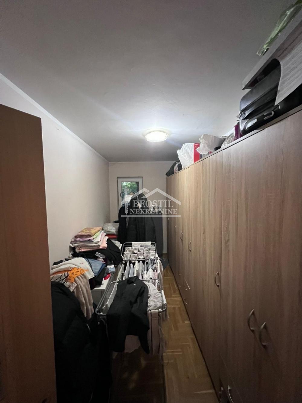 Stan na prodaju u Beogradu, Zemun, 68m2, cena 139999 evra