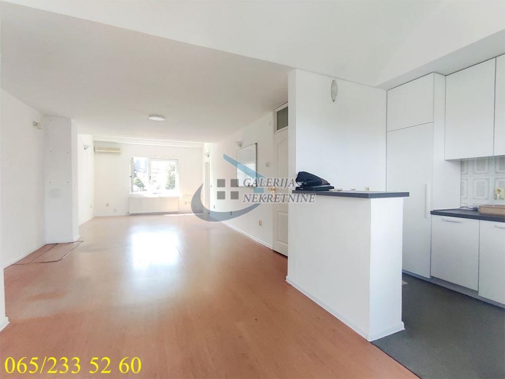 Stan na prodaju u Beogradu, Voždovac, cetvorosoban, 176m2, cena 385000 evra