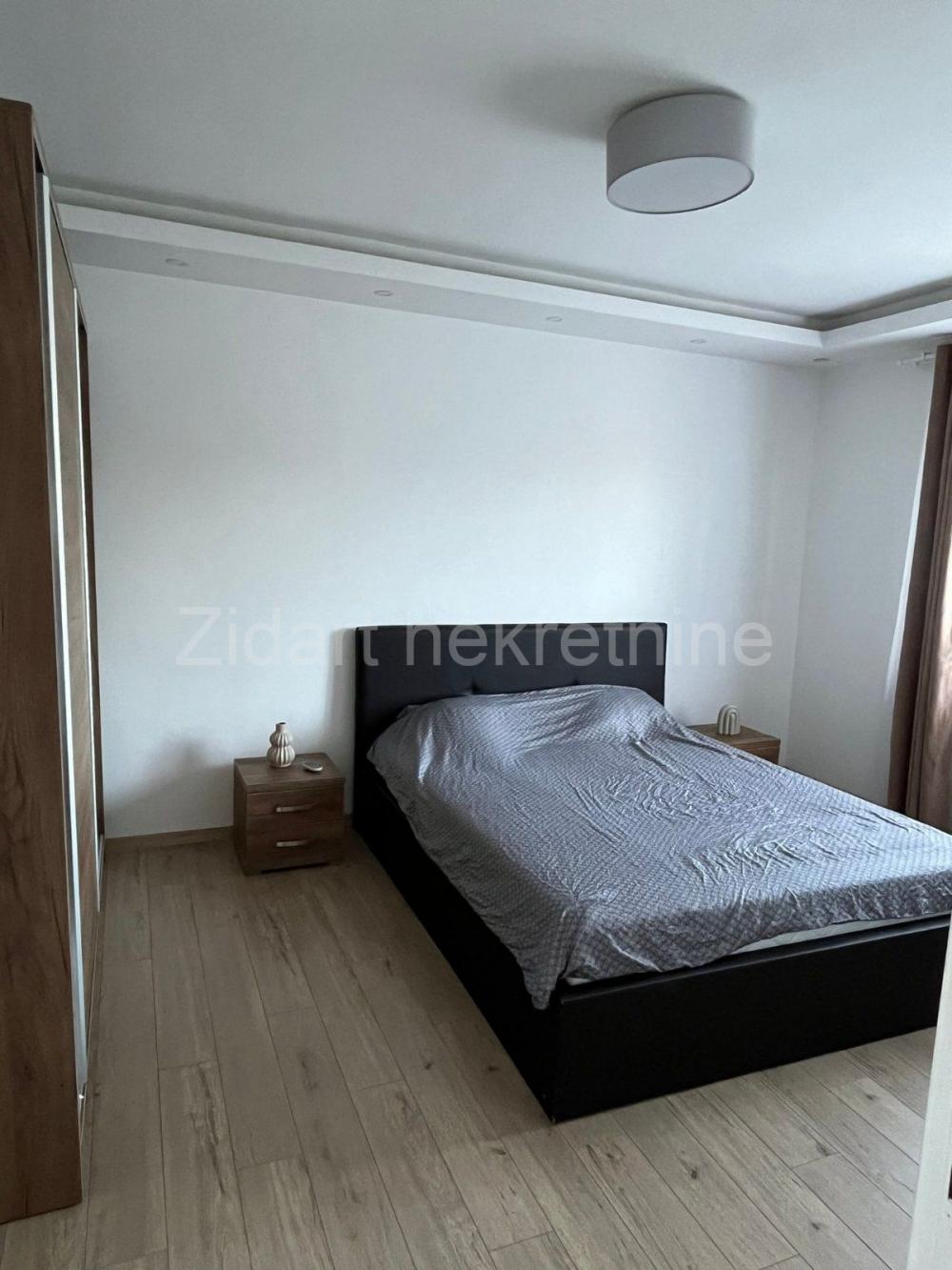 Stan na prodaju u Beogradu, Novi Beograd blok 8 (Paviljoni), trosoban, 53m2, cena 139900 evra