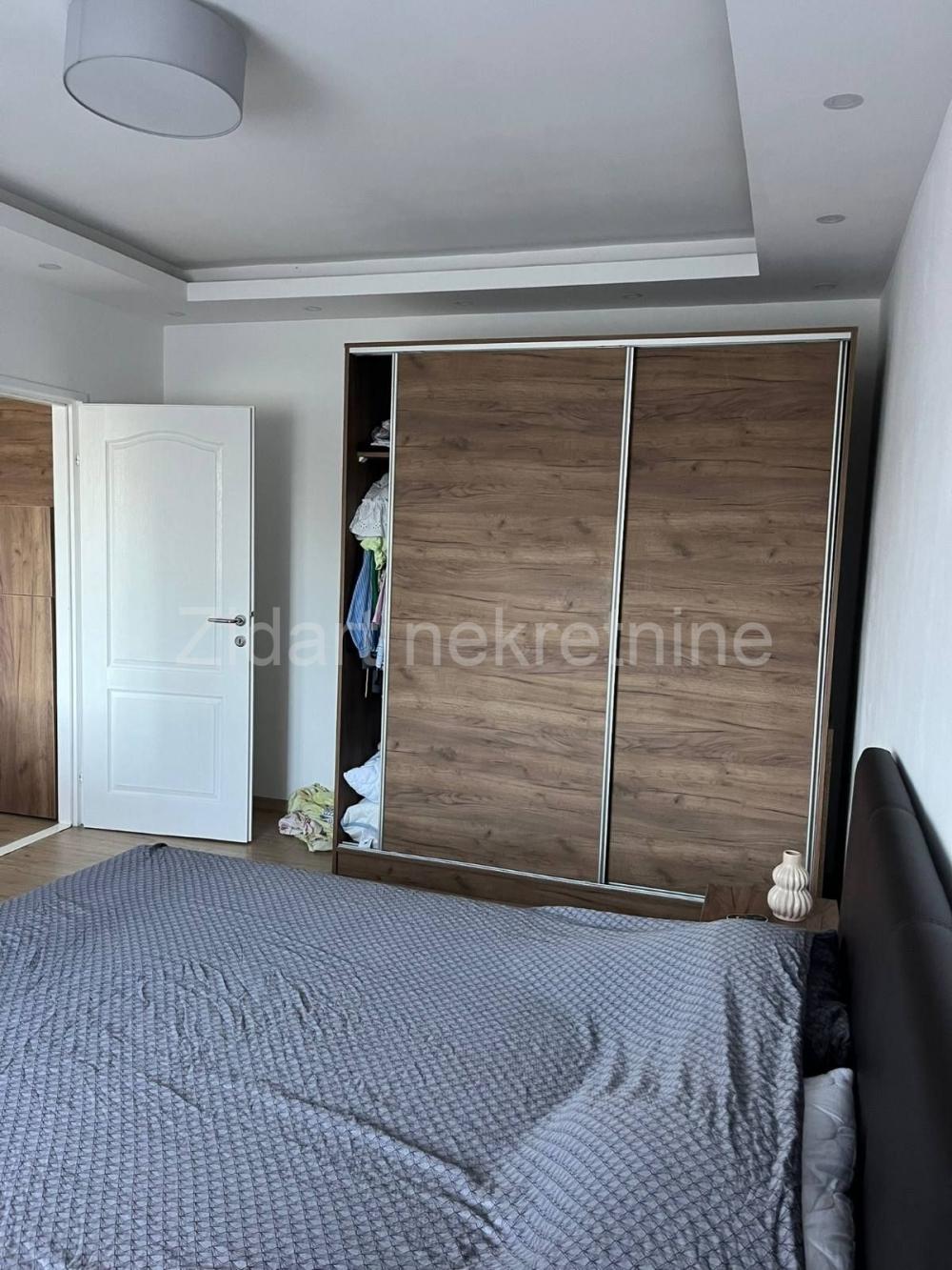 Stan na prodaju u Beogradu, Novi Beograd blok 8 (Paviljoni), trosoban, 53m2, cena 139900 evra