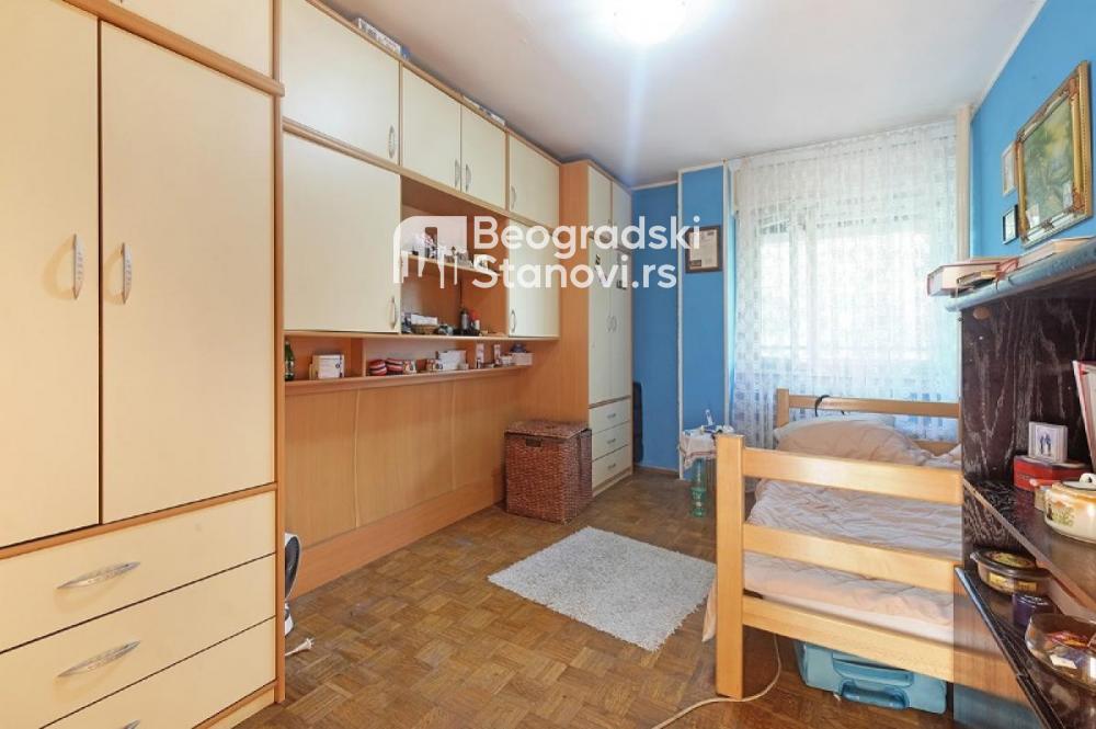 Stan na prodaju u Beogradu, Novi Beograd blok 29, dvoiposoban, 80m2, cena 198000 evra