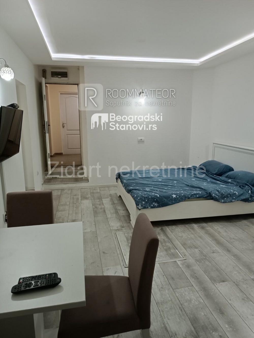 Stan na prodaju u Beogradu, Beograd (Trg Republike), dvosoban, 74m2, cena 218300 evra