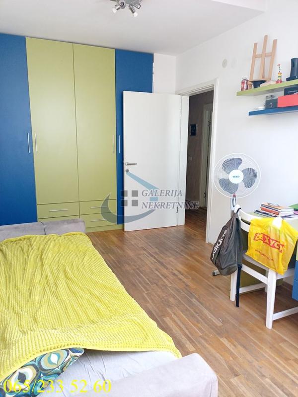 Stan na prodaju u Beogradu, Novi Beograd blok 44 (Piramida), trosoban, 75m2, cena 239900 evra