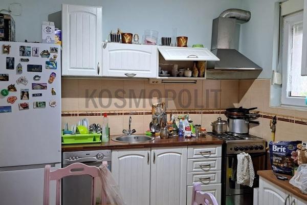 Stan na prodaju u Beogradu, Petlovo brdo, troiposoban, 104m2, cena 175000 evra