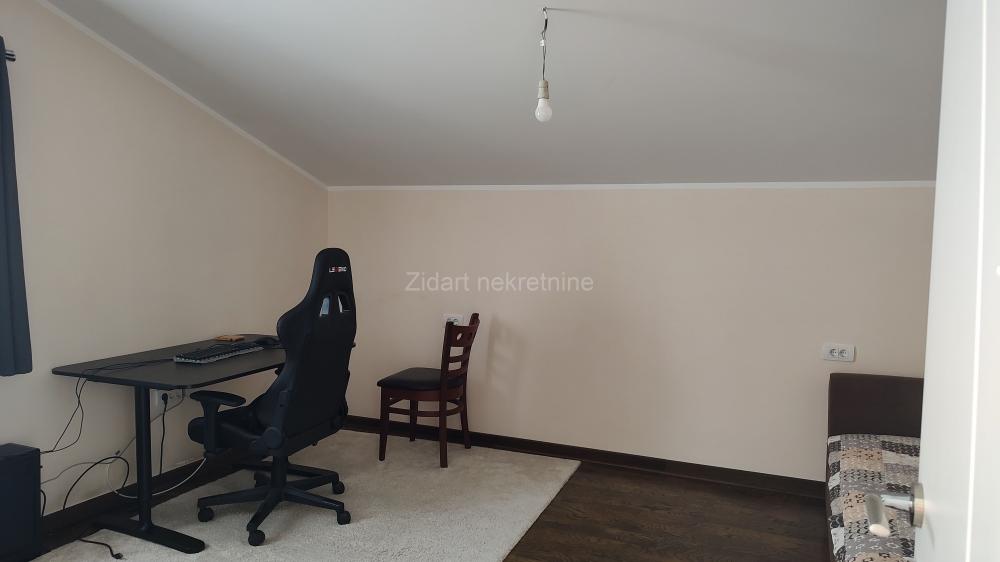 Stan na prodaju u Beogradu, Batajnica, dvoiposoban, 85m2, cena 163000 evra