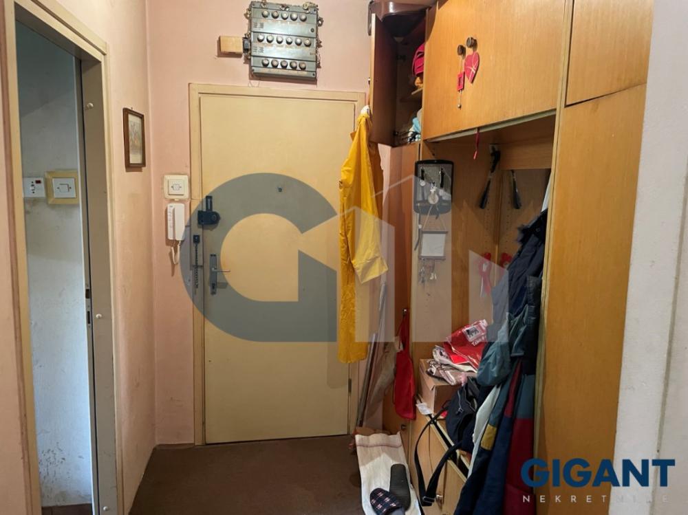 Stan na prodaju u Beogradu, Novi Beograd, trosoban, 90m2, cena 205000 evra