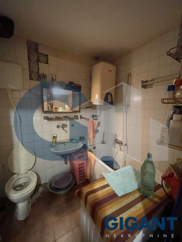 Stan na prodaju u Beogradu, Novi Beograd, trosoban, 90m2, cena 205000 evra