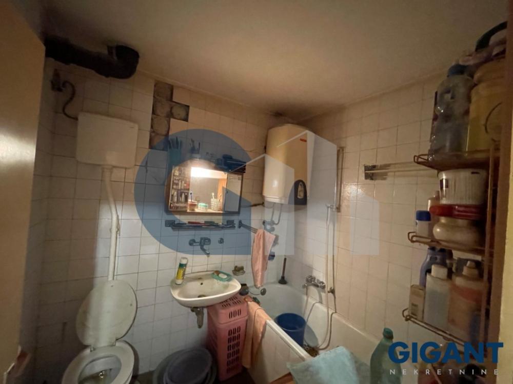 Stan na prodaju u Beogradu, Novi Beograd, trosoban, 90m2, cena 205000 evra