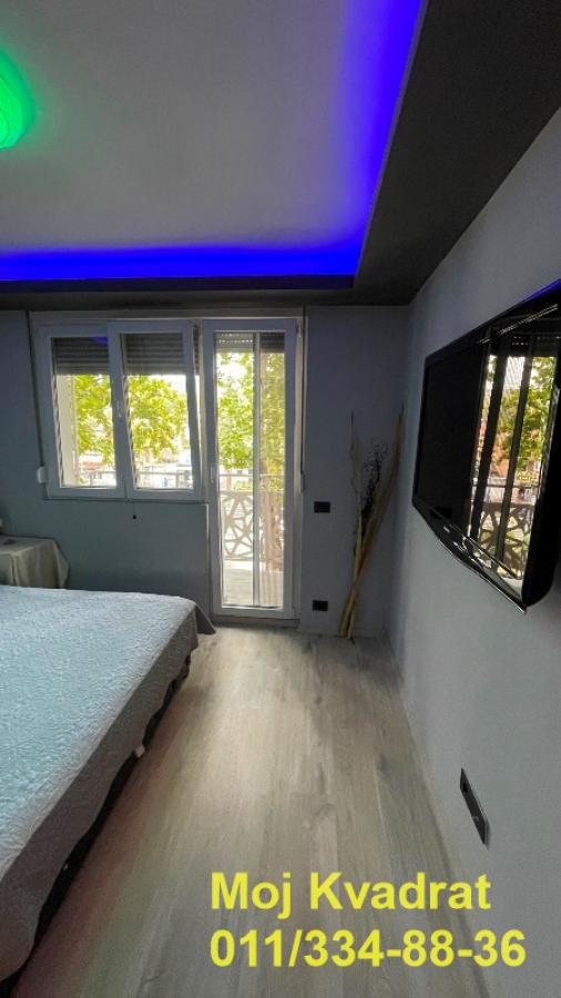 Stan na prodaju u Beogradu, Karaburma, jednoiposoban, 42m2, cena 123000 evra