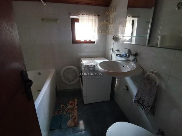 Stan na prodaju u Beogradu, Zemun, troiposoban, 60m2, cena 104900 evra