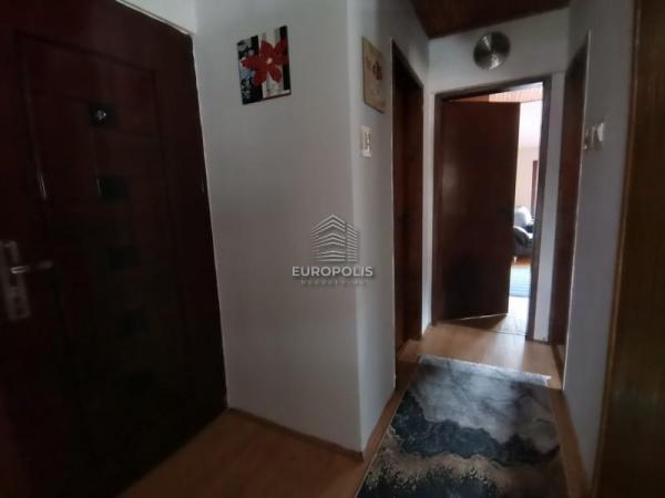 Stan na prodaju u Beogradu, Zemun, troiposoban, 60m2, cena 104900 evra