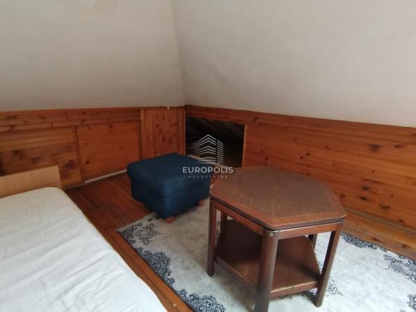 Stan na prodaju u Beogradu, Zemun, troiposoban, 60m2, cena 104900 evra